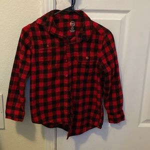 I’m selling a boys flannel. It is a red and black checkerd flannel.